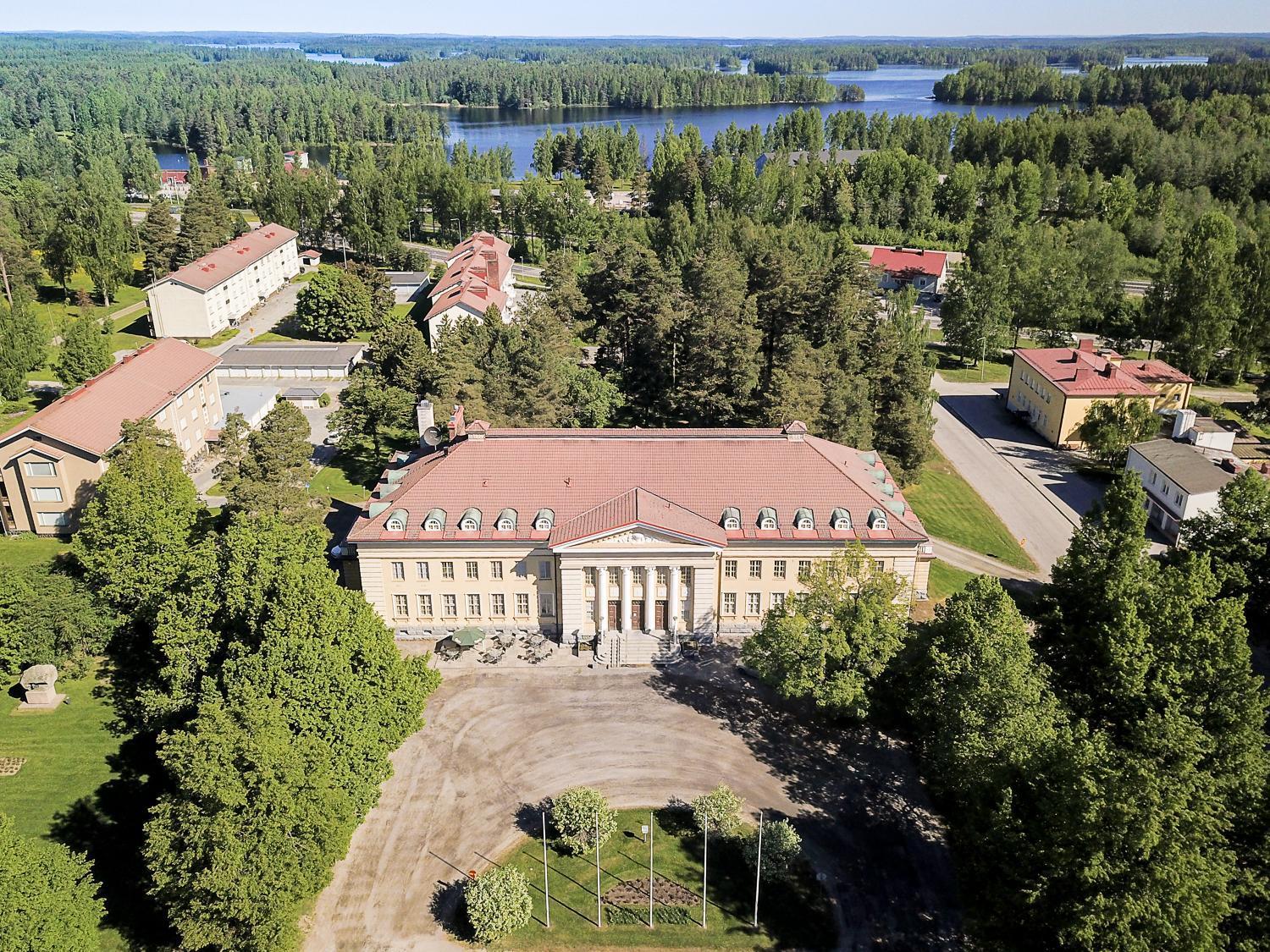 Hotelli-Ravintola Maentaen Klubi Mänttä Exteriér fotografie